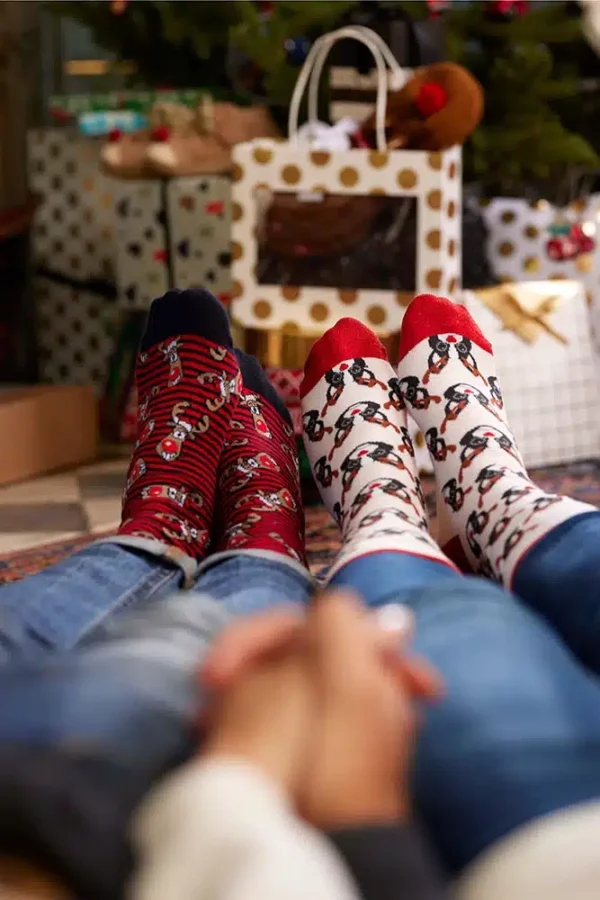 Socken-online-blog-beitrag-Weihnachtssocken das perfekte festliche Accessoire